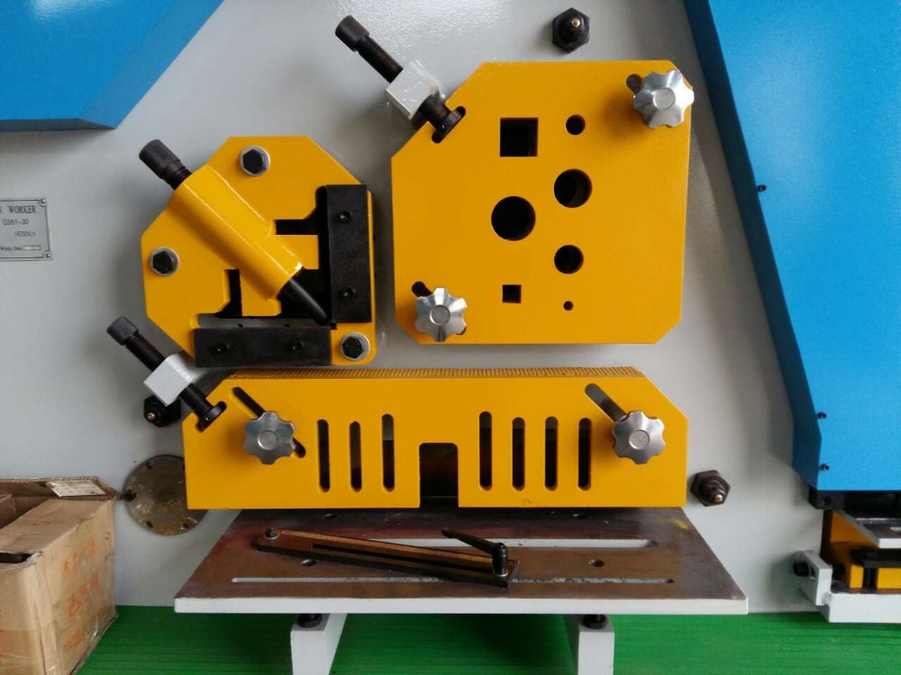 110 Ton Metal Sheet Press Corner Cutting Hydraulic Ironworker Machine Prensa de hoja de metal de 110 toneladas Máquina cortadora hidráulica de corte de esquinas