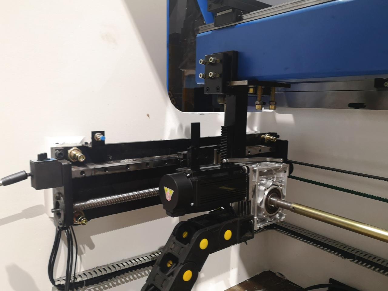 160t-4000 4-axis Cnc Hydraulic Bending Machine Press Brake 160t-4000 Freno de prensa hidráulica de la máquina dobladora CNC de 4 ejes