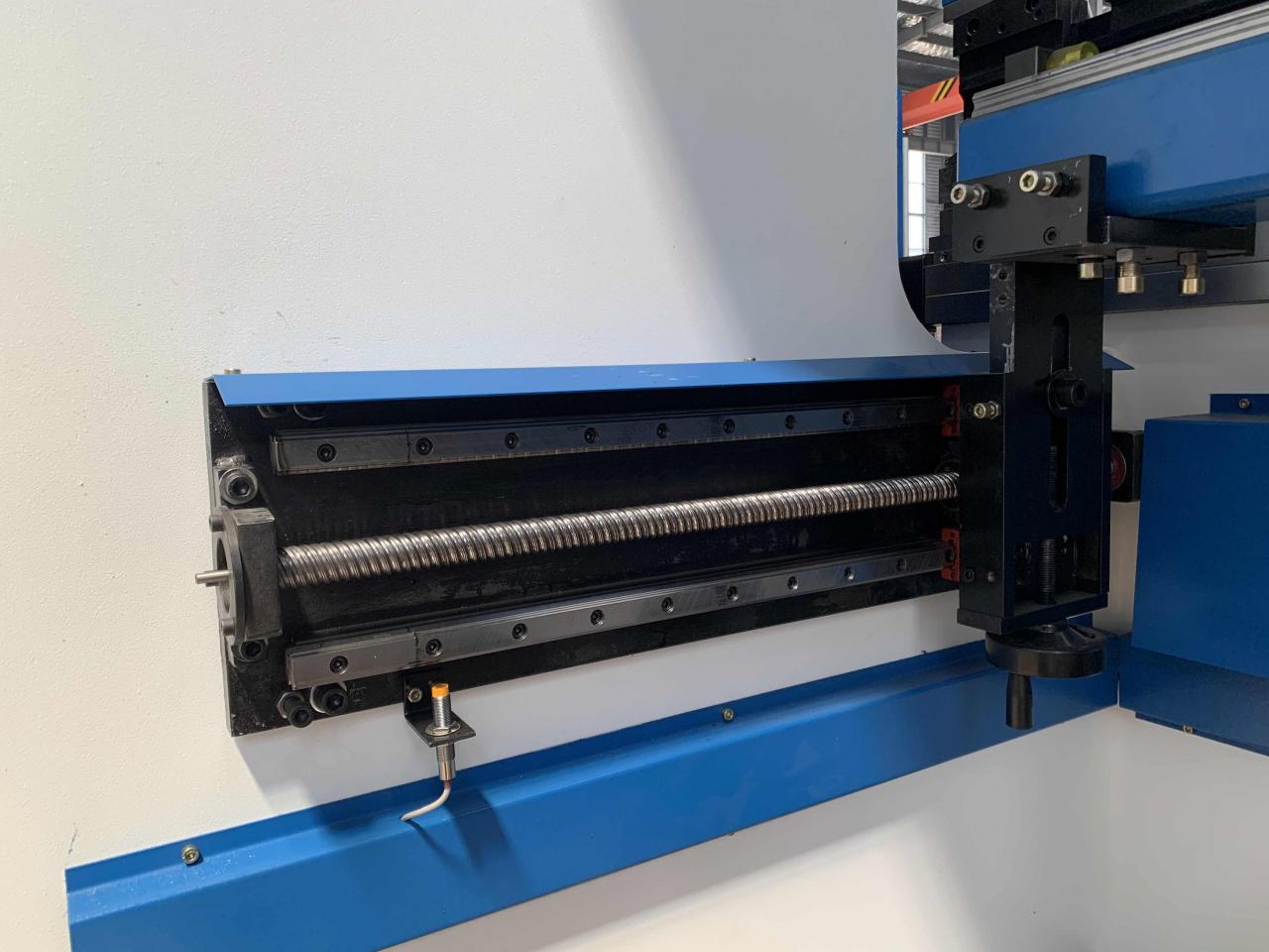 160t-4000 4-axis Cnc Hydraulic Bending Machine Press Brake 160t-4000 Freno de prensa hidráulica de la máquina dobladora CNC de 4 ejes