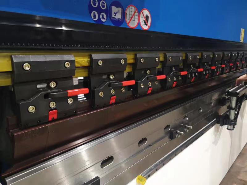 160t-4000 4-axis Cnc Hydraulic Bending Machine Press Brake 160t-4000 Freno de prensa hidráulica de la máquina dobladora CNC de 4 ejes