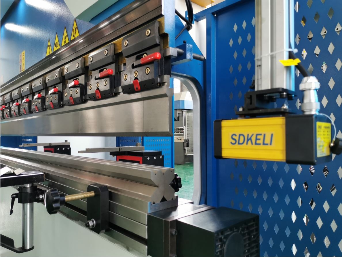 160t-4000 4-axis Cnc Hydraulic Bending Machine Press Brake 160t-4000 Freno de prensa hidráulica de la máquina dobladora CNC de 4 ejes