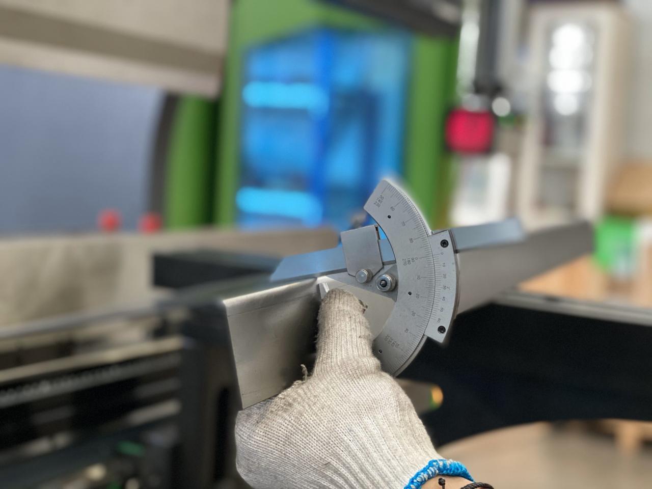 16mm Hydraulic Guillotine Shearing Machine For Sheet Metal Cutting 6 Meters cizalla de guillotina hidráulica de 16 mm para corte de chapa 6 metros