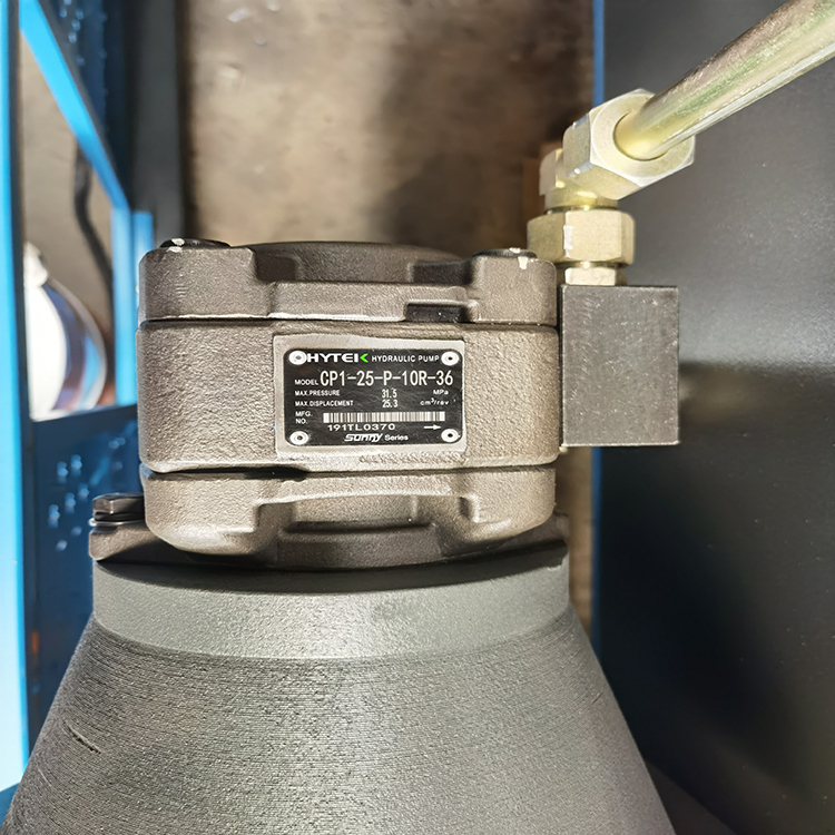 300t/4000 Hydraulic Press Brake Machine Máquina plegadora hidráulica 300t/4000