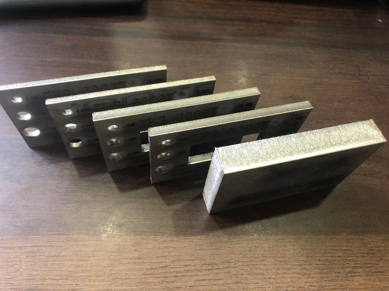 3015 4015 1kw To 6kw Cnc Fiber Laser Cutting Machine Raycus Laser Power 3015 4015 1kw al poder del laser de Raycus de la cortadora del laser de la fibra del CNC 6kw