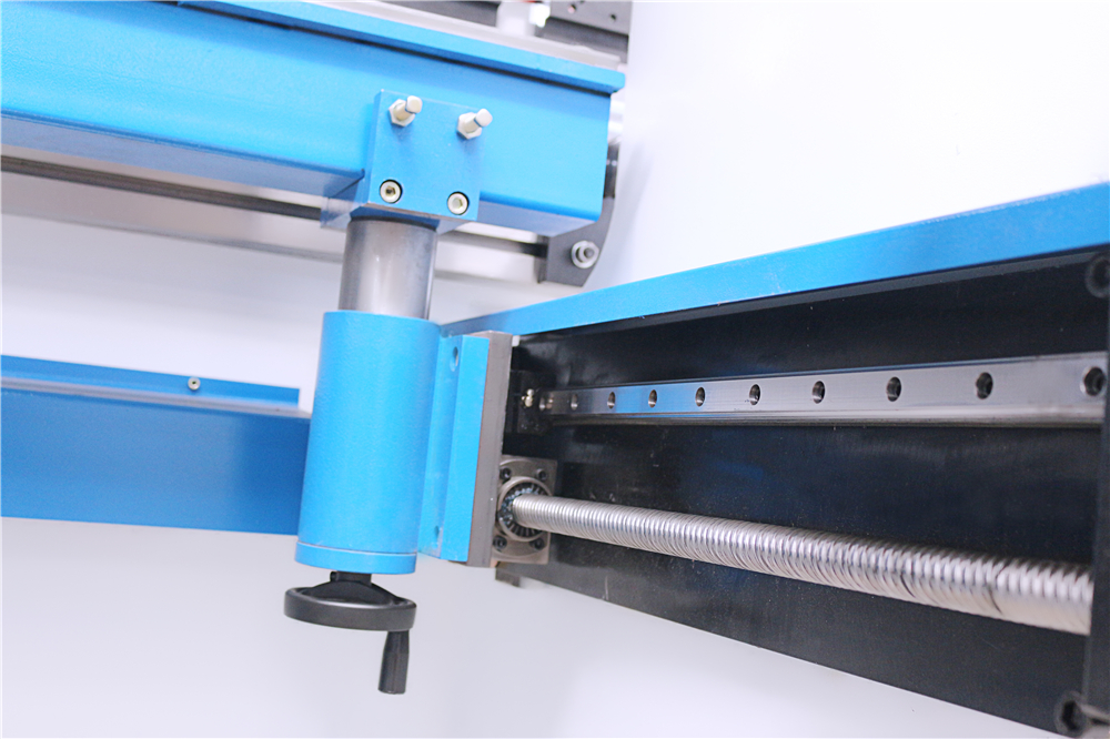 3+1 Axis Cnc Hydraulic Press Brake With Esa System Prensa plegadora hidráulica CNC de 3+1 ejes con sistema Esa