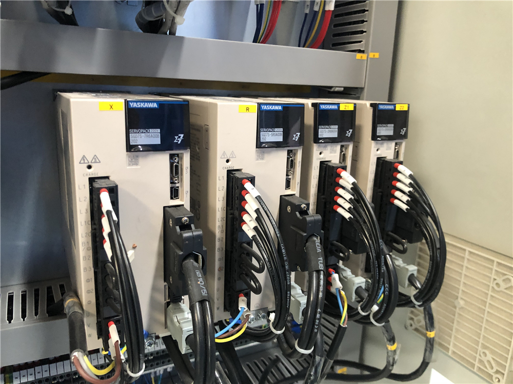 3+1 Axis Cnc Hydraulic Press Brake With Esa System Prensa plegadora hidráulica CNC de 3+1 ejes con sistema Esa