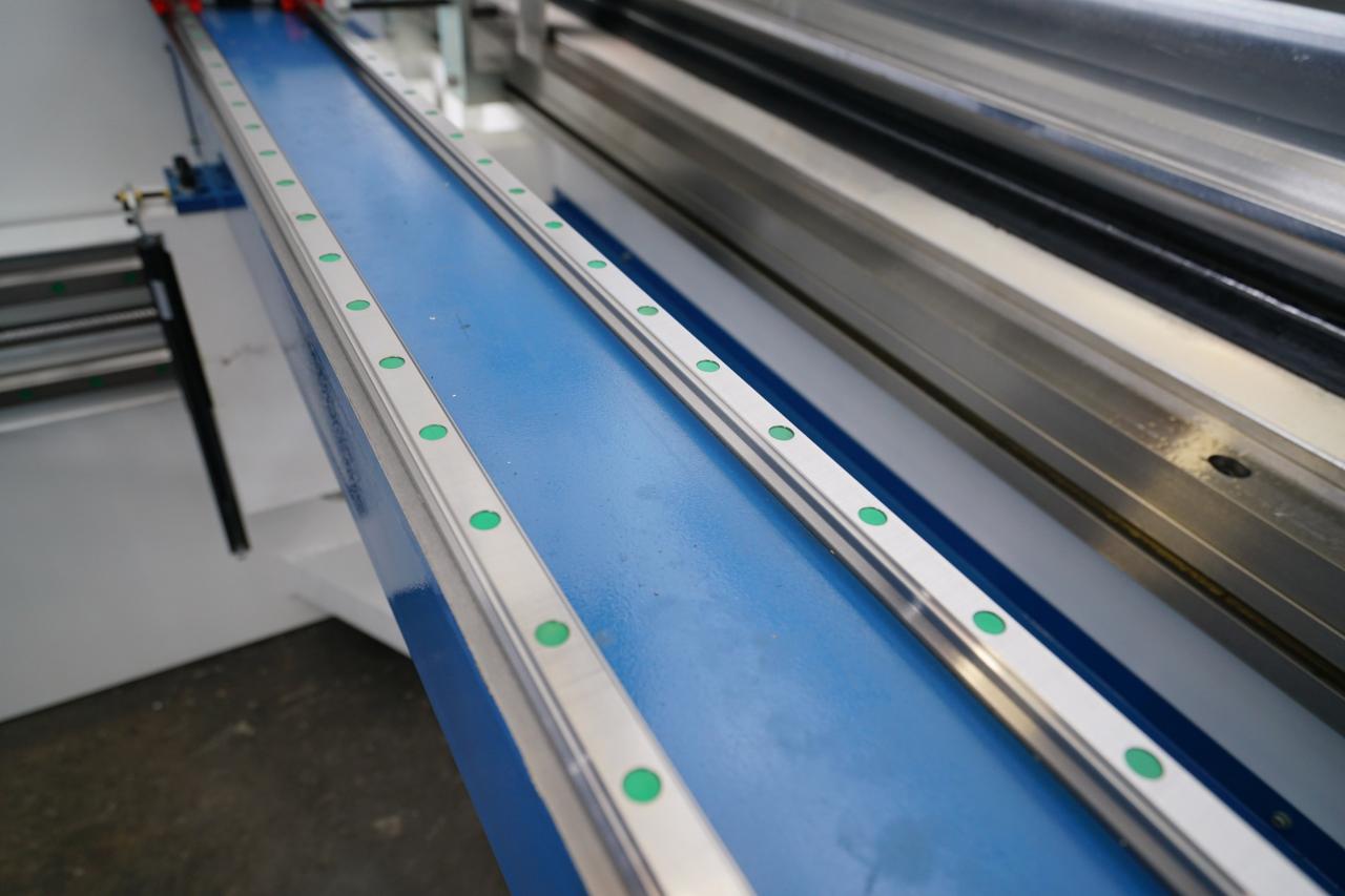 4 Axis Cnc Tandem Press Brake With Delem Da58t 2d Graphical Controller Prensa plegadora en tándem CNC de 4 ejes con controlador gráfico Delem Da58t 2d