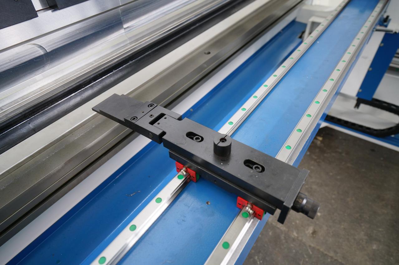 4 Axis Cnc Tandem Press Brake With Delem Da58t 2d Graphical Controller Prensa plegadora en tándem CNC de 4 ejes con controlador gráfico Delem Da58t 2d