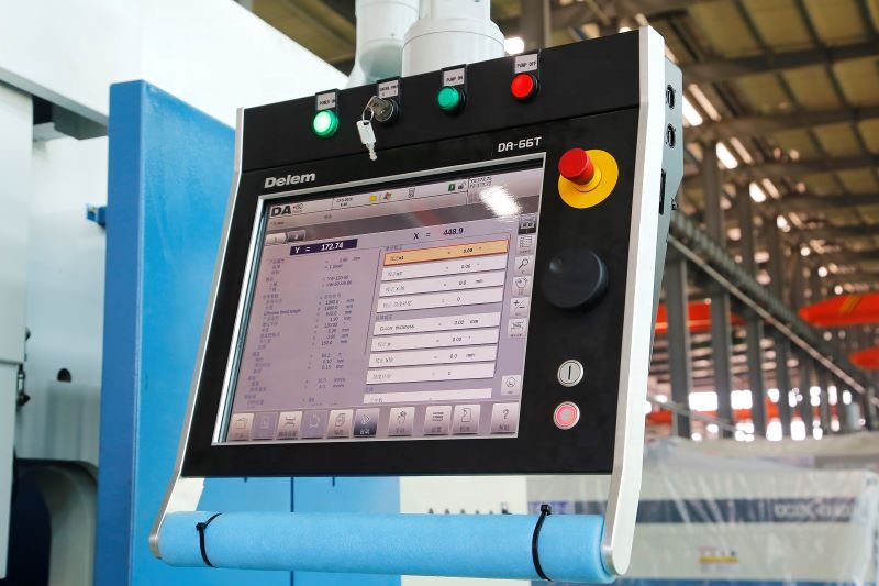 4 Axis Cnc Tandem Press Brake With Delem Da58t 2d Graphical Controller Prensa plegadora en tándem CNC de 4 ejes con controlador gráfico Delem Da58t 2d