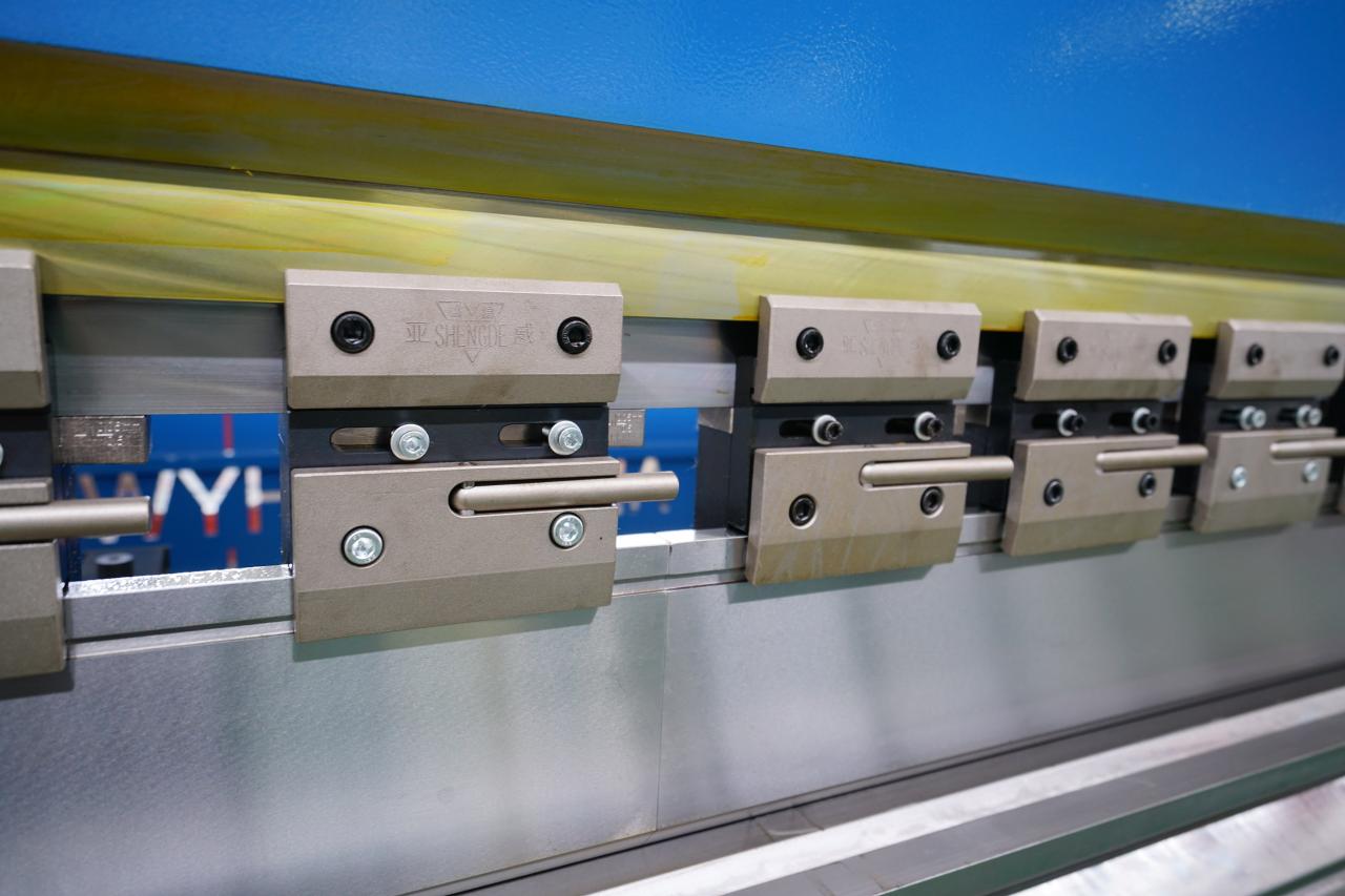 4 Axis Cnc Tandem Press Brake With Delem Da58t 2d Graphical Controller Prensa plegadora en tándem CNC de 4 ejes con controlador gráfico Delem Da58t 2d