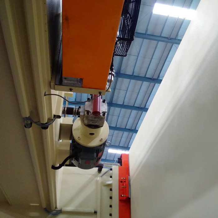 4 Axis Cnc Tandem Press Brake With Delem Da58t 2d Graphical Controller Prensa plegadora en tándem CNC de 4 ejes con controlador gráfico Delem Da58t 2d