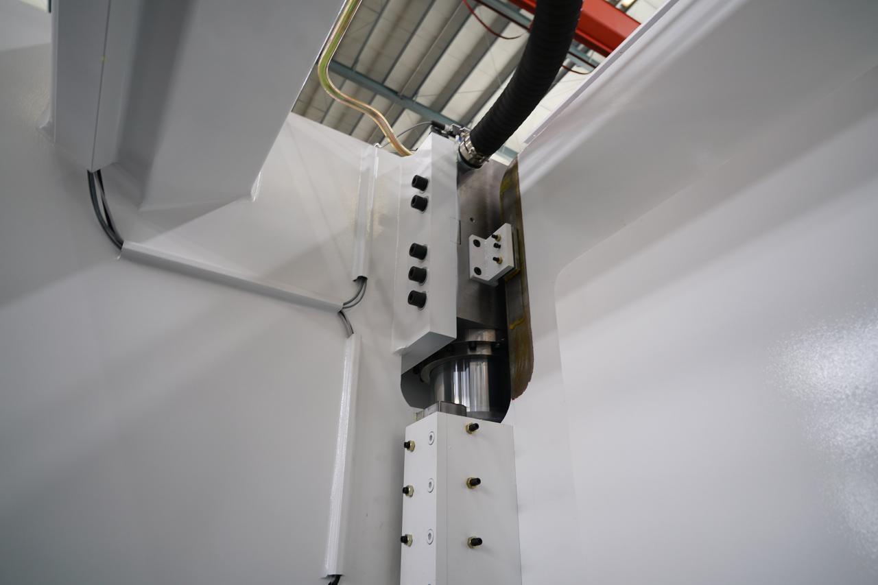 4 Axis Cnc Tandem Press Brake With Delem Da58t 2d Graphical Controller Prensa plegadora en tándem CNC de 4 ejes con controlador gráfico Delem Da58t 2d