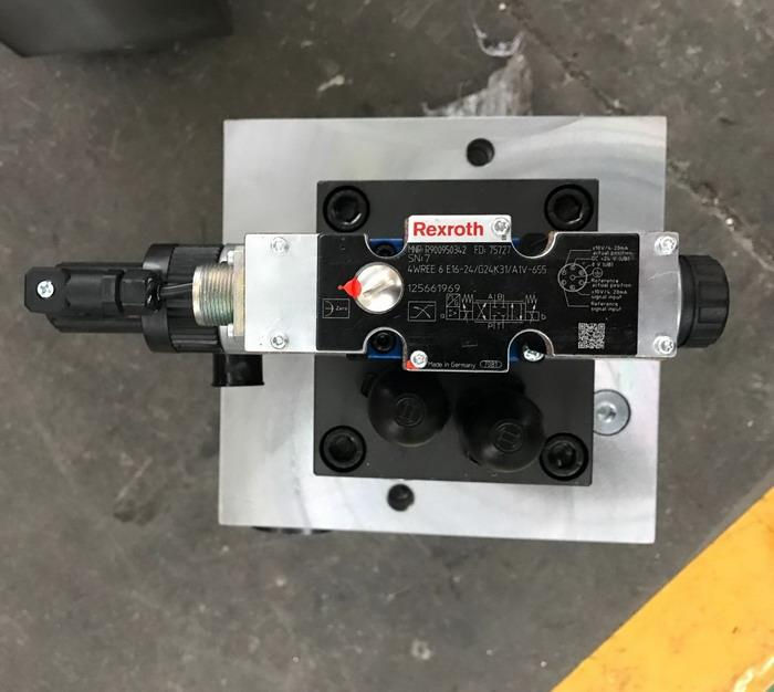 4 Axis Cnc Tandem Press Brake With Delem Da58t 2d Graphical Controller Prensa plegadora en tándem CNC de 4 ejes con controlador gráfico Delem Da58t 2d