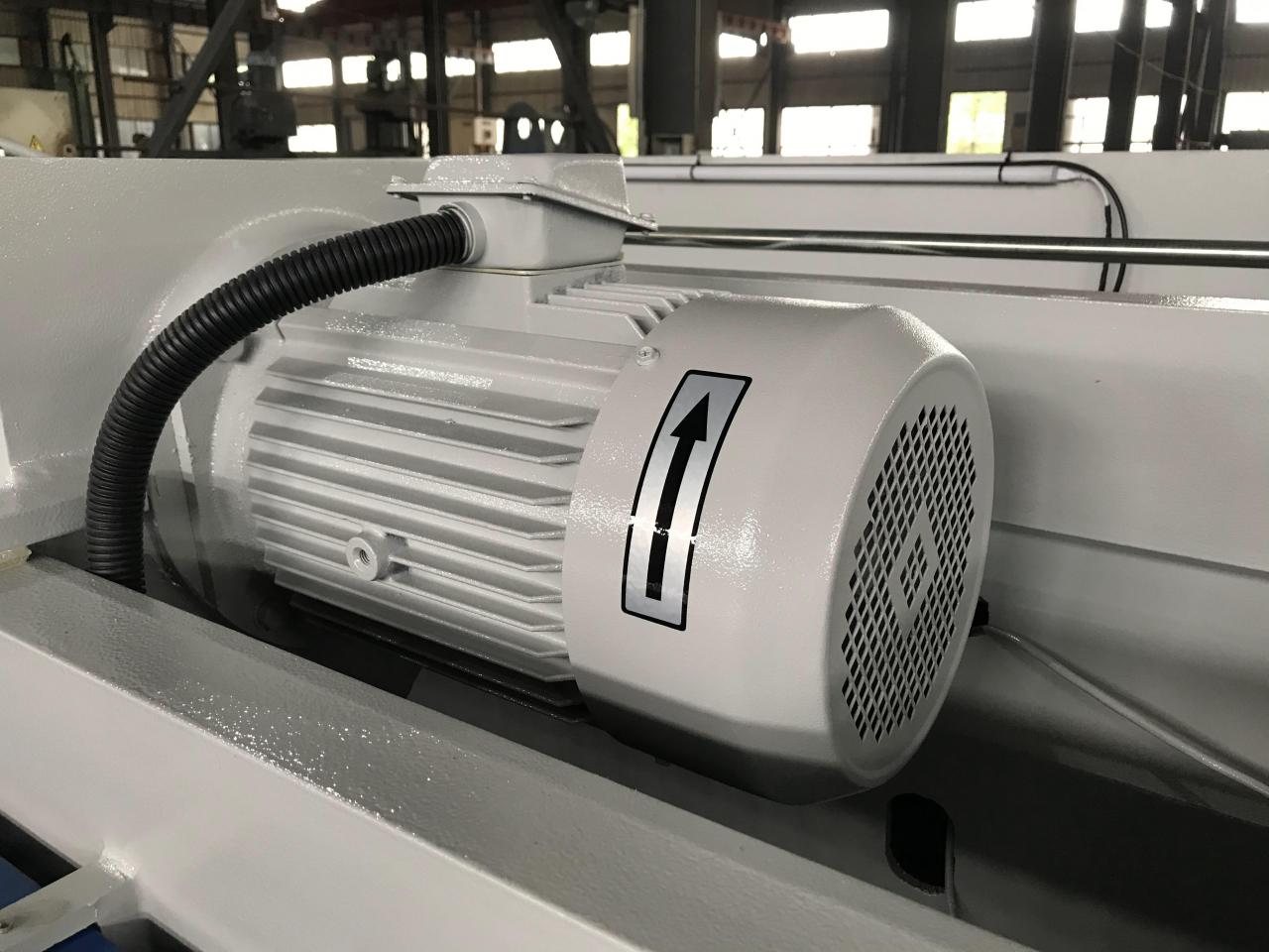 4mm Oem Qc11y-8x3200 Nc Hydraulic Guillotine Guillotine Shearing Machine 4mm OEM Qc11y-8x3200 Nc guillotina guillotina hidráulica cizalla