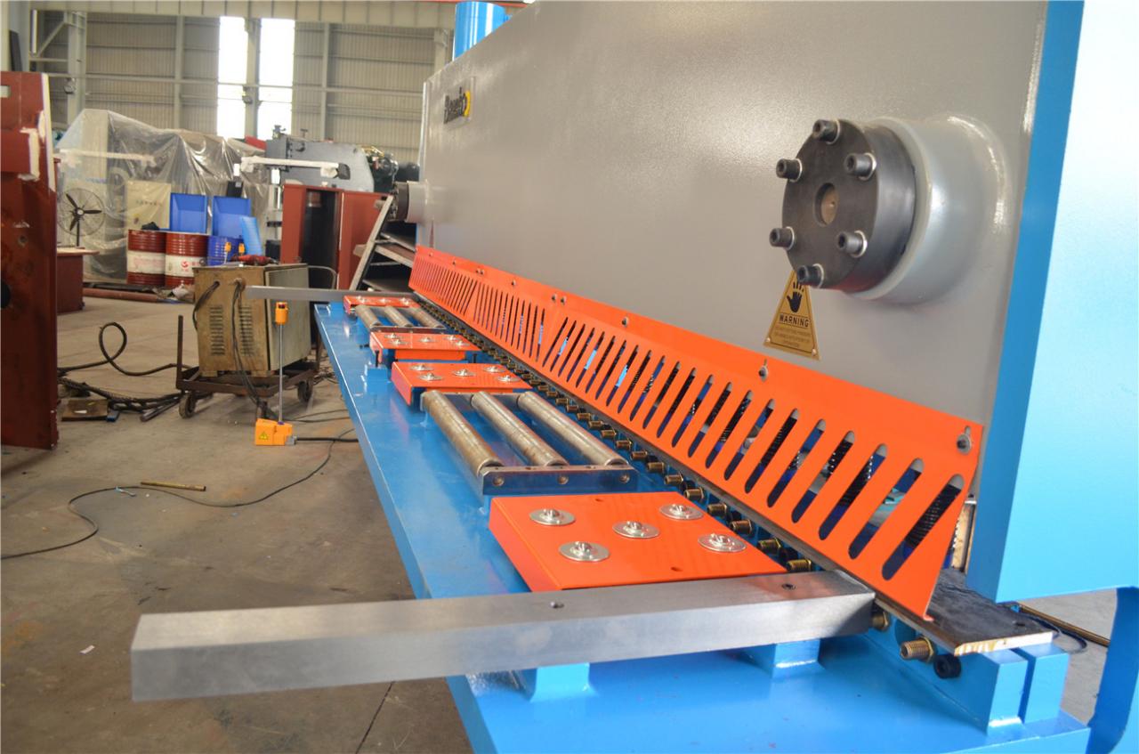 6*3200mm Guillotine Shears Metal Shear Hydraulic Iron Sheet Cutting Shearing Machine Cizallas de guillotina de 6*3200 mm Cizalla de metal Cizalla hidráulica para corte de láminas de hierro