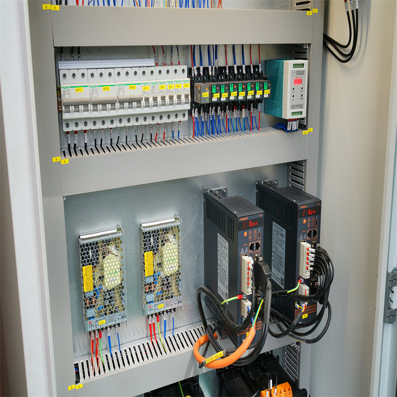 Máquina dobladora de alta calidad Prensa plegadora CNC hidráulica