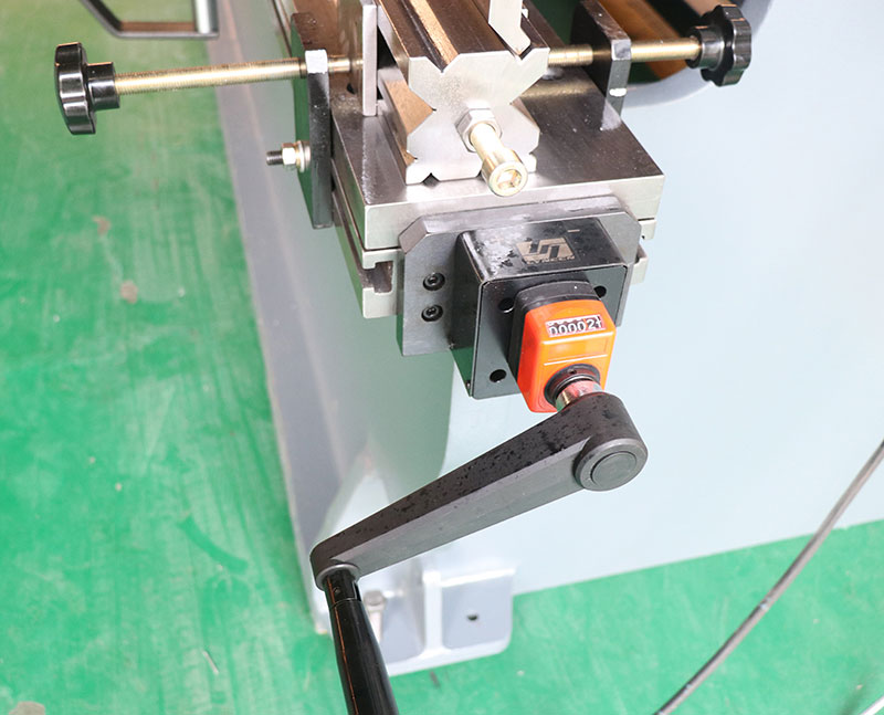 Freno de prensa de metal Wc-63t3200 Dobladora de hoja de metal Freno de prensa hidráulica CNC