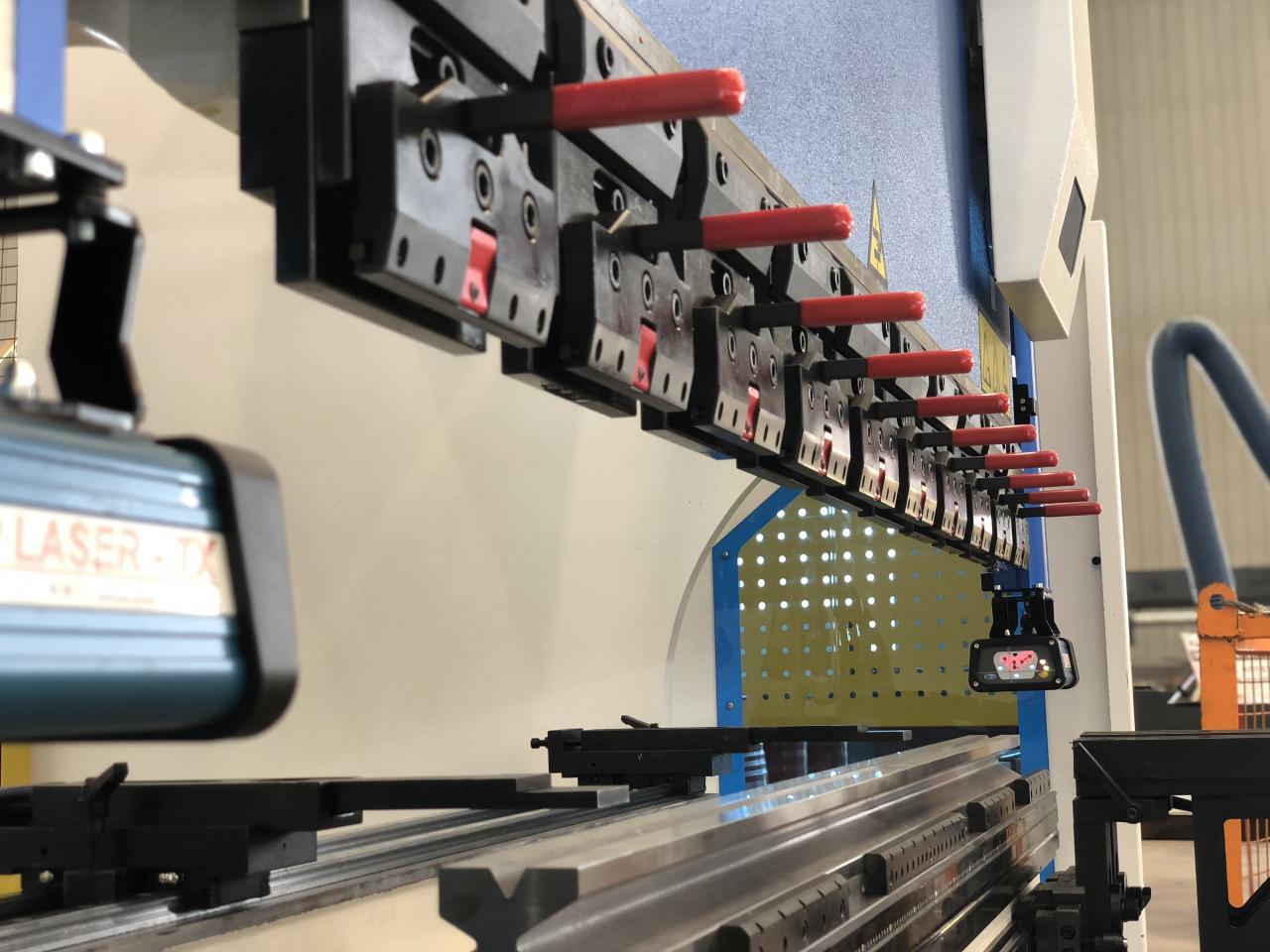 Cnc Hydraulic Bending Machine 160x3200 Press Brake Price Máquina dobladora hidráulica CNC 160x3200 Precio de freno de prensa