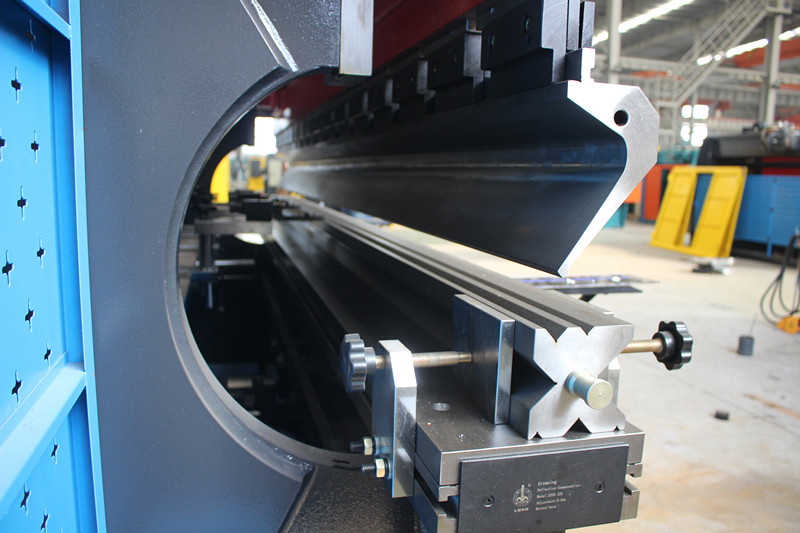 Cnc Hydraulic Press Brake Machine, Fully Automatic Carbon Steel Bending Machine Máquina de freno de prensa hidráulica CNC, máquina dobladora de acero al carbono completamente automática