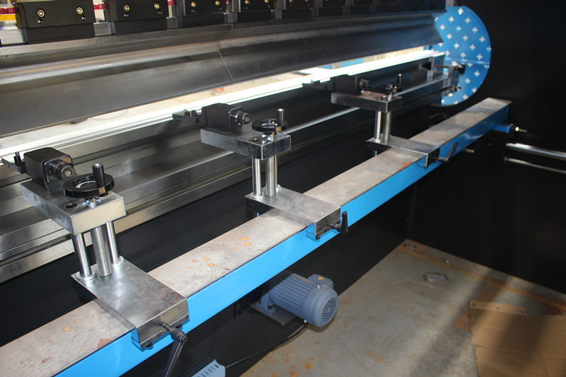 Cnc Hydraulic Press Brake Machine, Fully Automatic Carbon Steel Bending Machine Máquina de freno de prensa hidráulica CNC, máquina dobladora de acero al carbono completamente automática