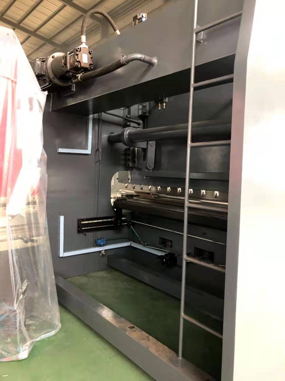 Da53t Cnc System Controller 125t4000 3+1 Axis Cnc Hydraulic Press Brake With Good Quality Controlador de sistema Da53t Cnc 125t4000 3 + 1 Axis Cnc Freno de prensa hidráulica con buena calidad