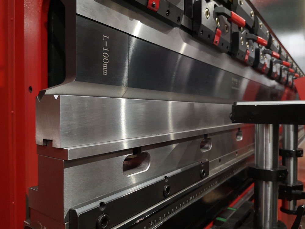 Delem Da66t 125 3+1 4+1 6+1 8+1 Cnc Hydraulic Press Brake For Metal Plate Bending Freno de prensa hidráulica Delem Da66t 125 3+1 4+1 6+1 8+1 Cnc para doblado de placa de metal