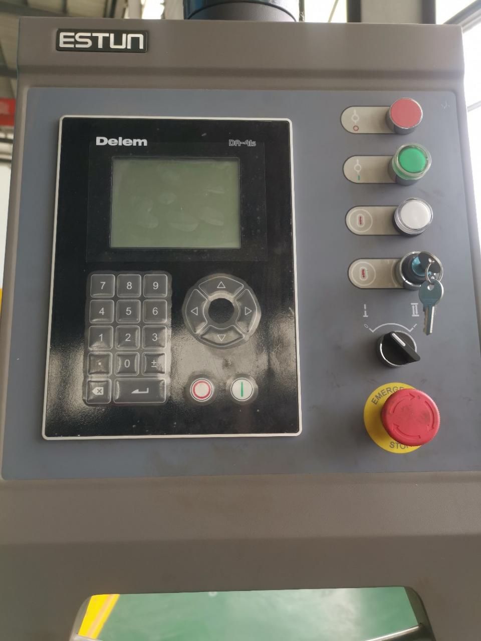 Hydraulic Stainless Steel Wc67y/k-300/6000 Mould Crowning Press Brake Acero inoxidable hidráulico Wc67y/k-300/6000 Prensa plegadora de coronación de moldes