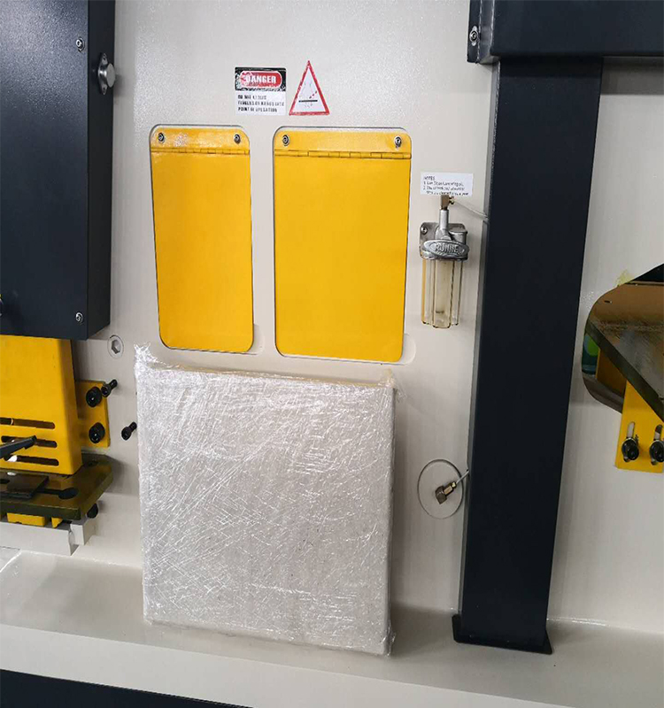 Metal Cutting Hydraulic Steelworkers Machine For Punching Cropping Notching Cutting Máquina hidráulica para cortar metales de los trabajadores del acero para perforar el cortar que muesca el corte