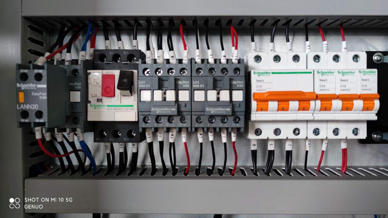 Qc11k Hydraulic Shear Machine And Guillotine Shearing Machine For Sheet Metal Cutting Cizalla hidráulica Qc11k y cizalla guillotina para corte de chapa