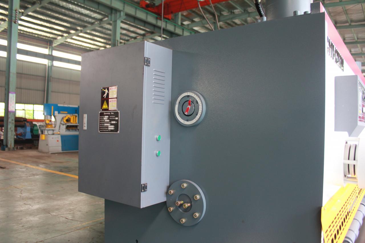 Qc11y Metal Plate Hydraulic Guillotine Shearing Machine For Sale Máquina cortadora de guillotina hidráulica de placa de metal Qc11y a la venta