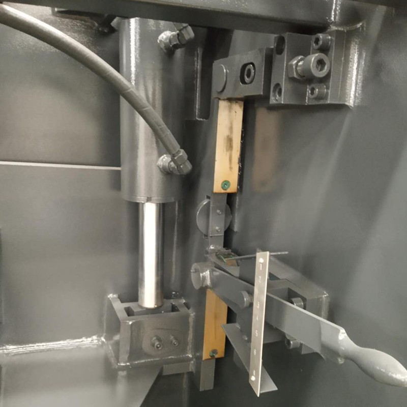 Qc12k-4x2500 Cnc Hydraulic Customized Shearing Machine Cutting Machine Qc12k-4x2500 Cnc Máquina de corte de cizalla personalizada hidráulica