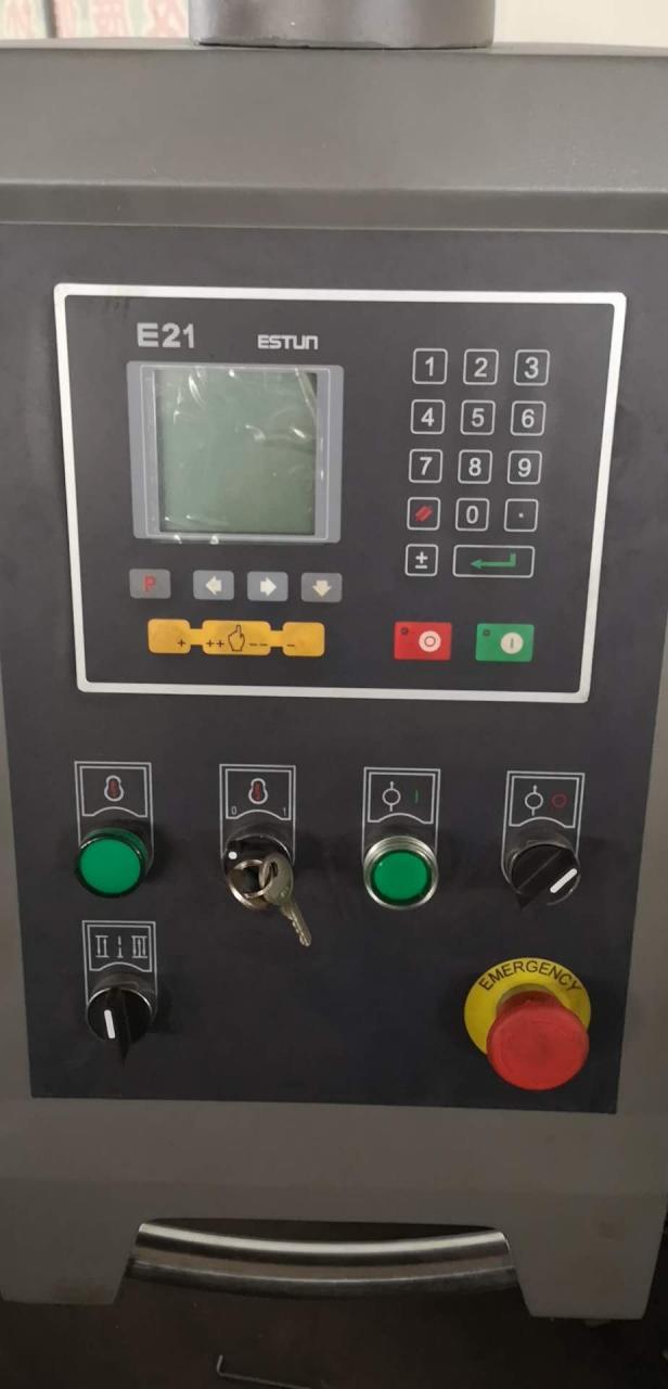 Qc12y 6x3200 Máquina de corte de cizalla de guillotina de sierra de mesa deslizante de placa hidráulica