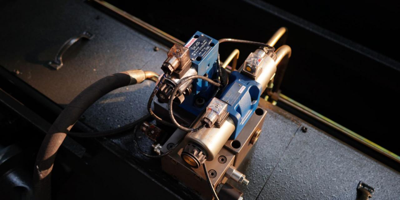 Wc67 Hydraulic Press Brake / CNC Press Bending Machine / Plate Bending Machine China Freno de prensa hidráulica Wc67 / Máquina dobladora de prensa CNC / Máquina dobladora de placas China