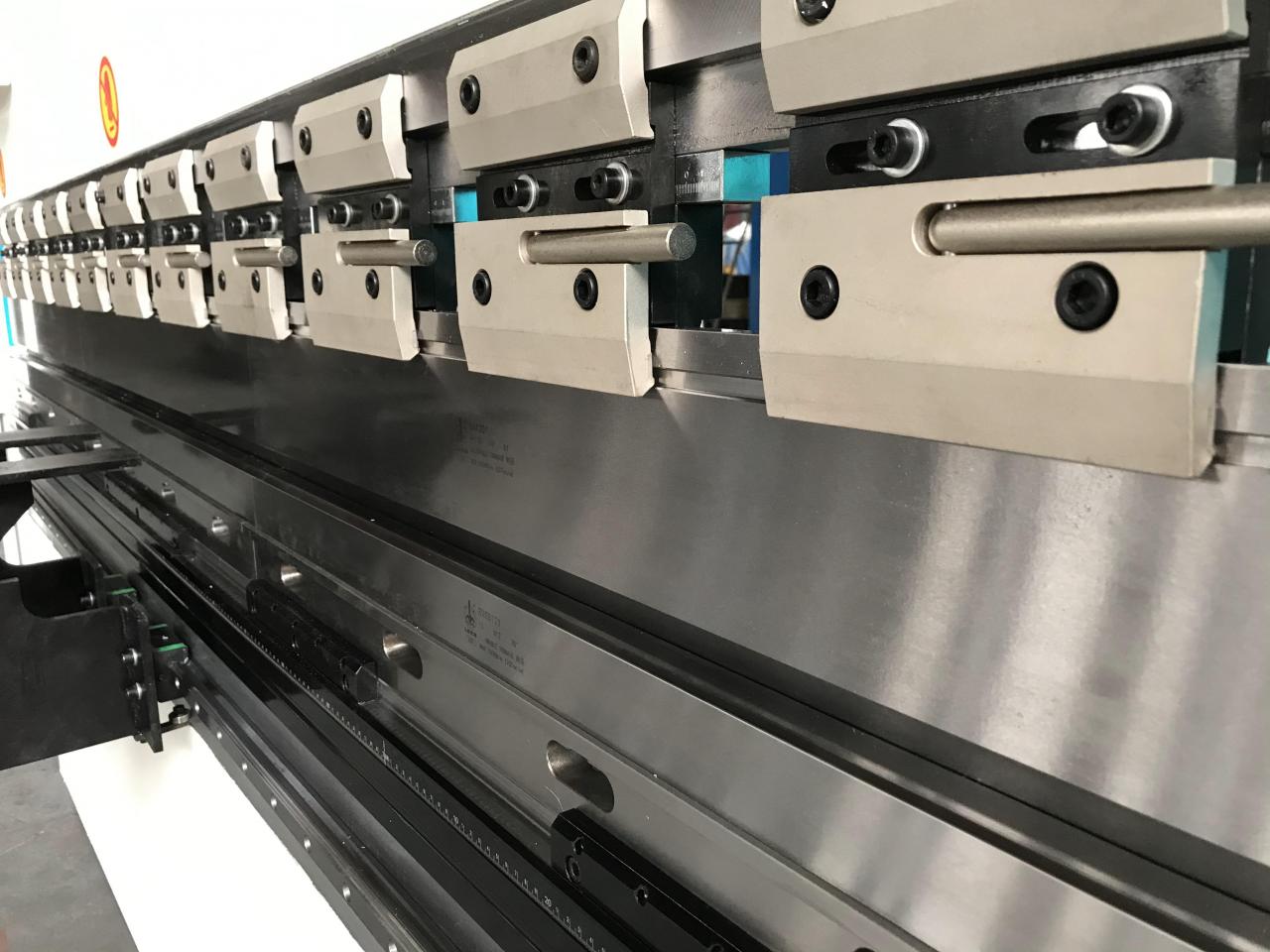 Wc67y-65/2500 Máquina dobladora de acero de la máquina de freno de prensa hidráulica OEM